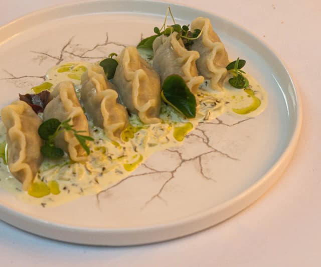 Regionalne potrawy mazurskie: odkryj smaki, które zachwycą każdego