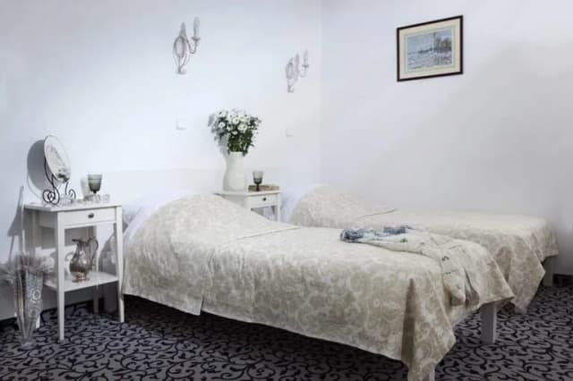 Jak poinformować gości weselnych o noclegu, by uniknąć chaosu?